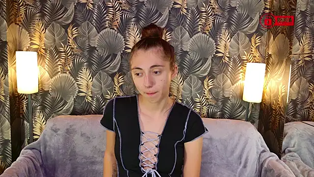 Charming LIA online show from October 2025 01:33:01 PM