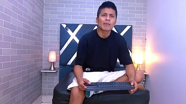 marcus hans  online show from November 2025 06:34:02 PM