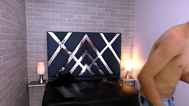 marcus hans  online show from November 2025 06:40:02 PM