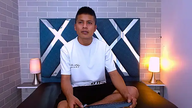 marcus hans  online show from November 2025 07:18:02 PM