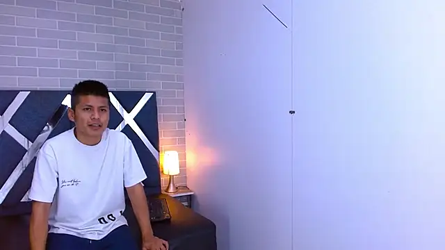 marcus hans  online show from November 2025 07:19:01 PM