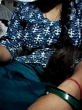 Snapshot of Hot_karisma55 chatting on December 2025 01:24:02 PM Hot karisma55 online show from December 2025 01:24:02 PM