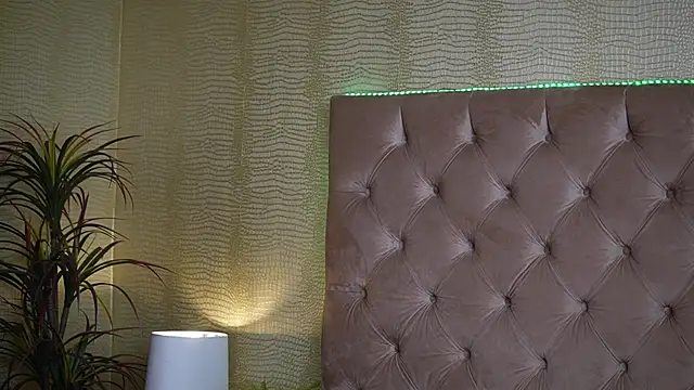 Snapshot of TiffanyTaboo chatting on October 2025 06:25:02 AM TiffanyTaboo online show from October 2025 06:25:02 AM