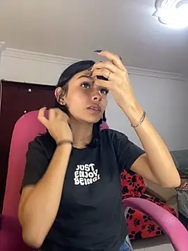 xoxo milk online show from November 2025 04:07:02 PM