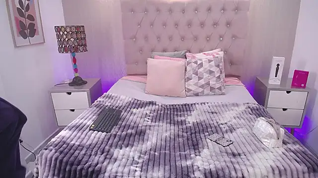 EmilyCley online show from December 2025 04:33:01 AM