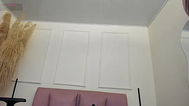 emiilyy cute online show from October 2025 12:24:01 PM