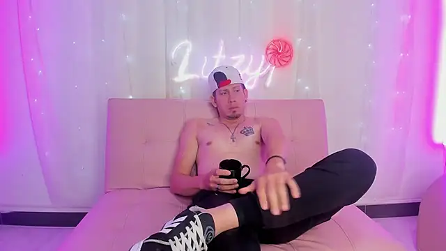 Pink1  online show from October 2025 06:41:02 PM