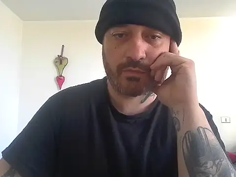 Snapshot of hhhxxx1177 chatting on October 2025 10:47:02 AM hhhxxx1177 online show from October 2025 10:47:02 AM