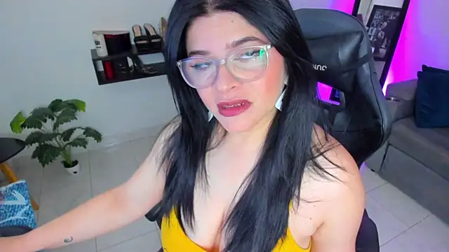 Miel 82 online show from September 2025 11:17:02 AM