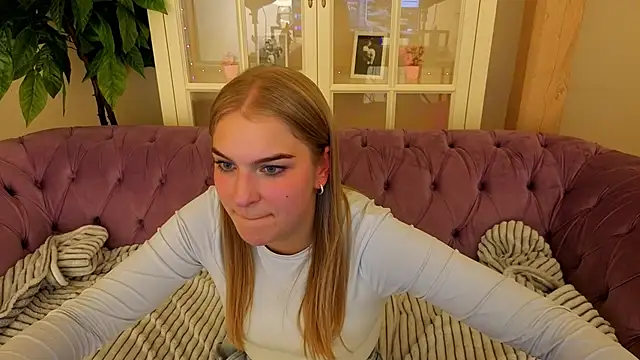 AlinaLiii online show from March 2026 08:30:01 PM