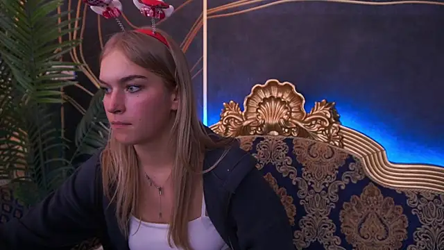 AlinaLiii online show from December 2025 08:52:01 PM