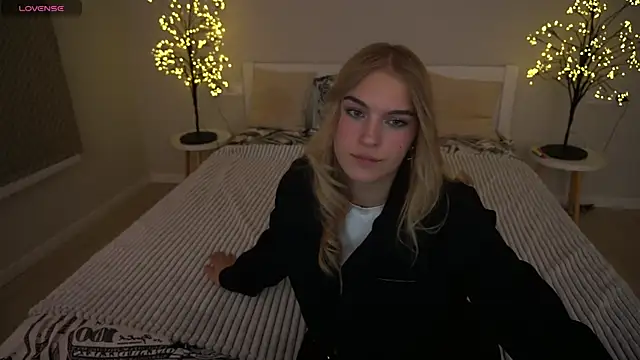 AlinaLiii online show from November 2025 08:51:01 PM