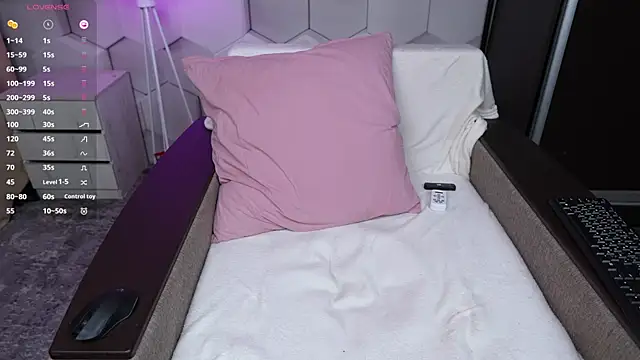 HottieEmma online show from December 2025 12:04:02 PM