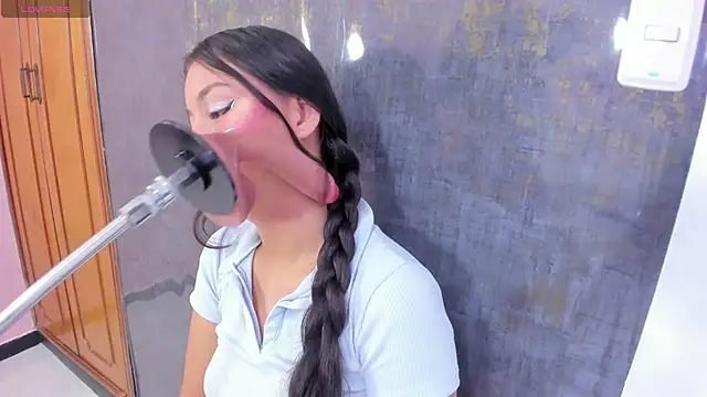 mia celezte online show from November 2025 11:58:02 AM