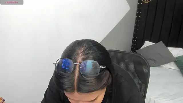 mayukim online show from November 2025 11:47:01 AM