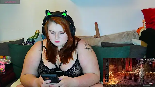 Snapshot of Chrissiosaurus chatting on October 2025 08:10:01 PM Chrissiosaurus online show from October 2025 08:10:01 PM