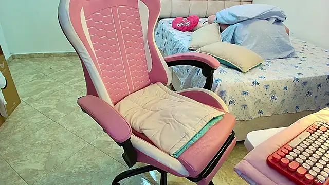 Julieta Rose19 online show from December 2025 01:09:01 AM