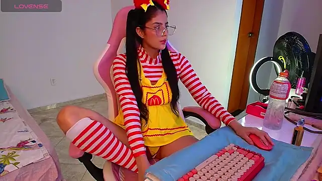 Julieta Rose19 online show from April 2026 09:54:02 PM