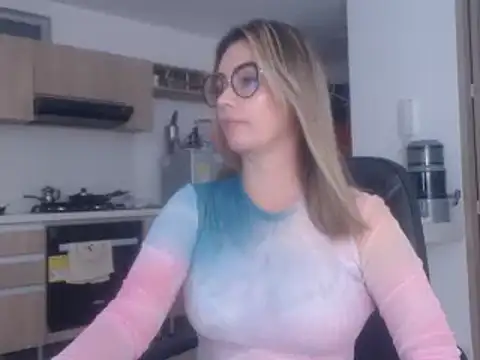 Snapshot of LovePaula chatting on February 2025 12:25:02 AM LovePaula online show from February 2025 12:25:02 AM