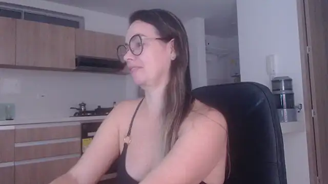 LovePaula online show from July 2026 12:29:02 AM