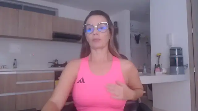 LovePaula online show from March 2026 10:59:01 PM