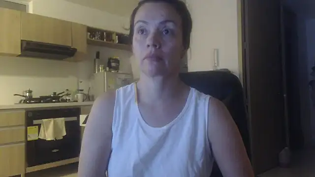 LovePaula online show from May 2026 12:21:02 AM