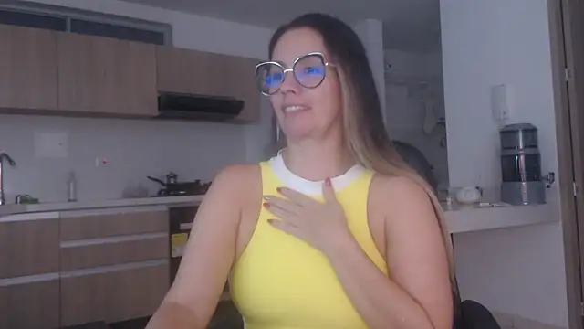 LovePaula online show from June 2026 02:56:01 AM