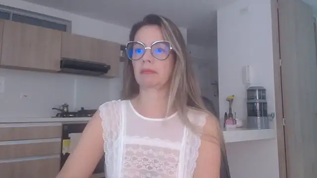 LovePaula online show from March 2026 12:09:01 PM