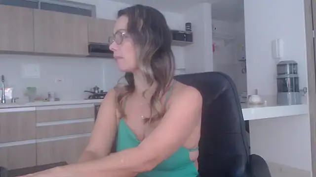 LovePaula online show from March 2026 02:17:01 PM