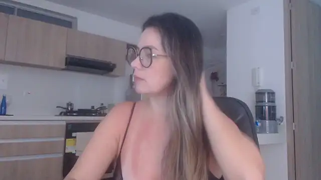 LovePaula online show from August 2026 12:11:01 PM