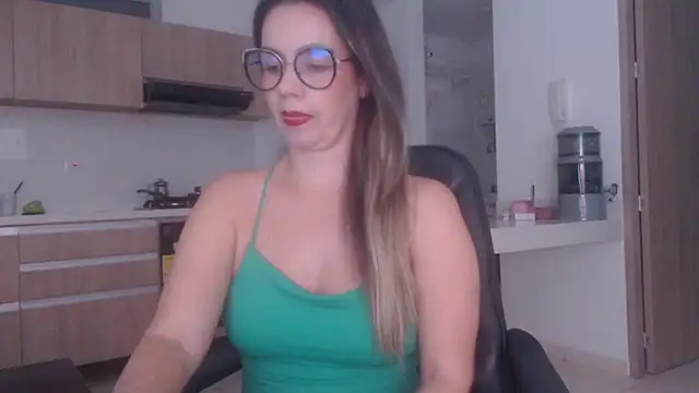 LovePaula online show from July 2026 11:38:01 PM
