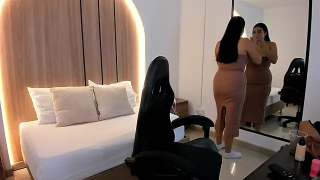 olivia willoow online show from December 2025 02:25:02 AM