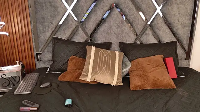 Snapshot of Dafne__Ruiz chatting on October 2025 12:07:01 PM Dafne Ruiz online show from October 2025 12:07:01 PM