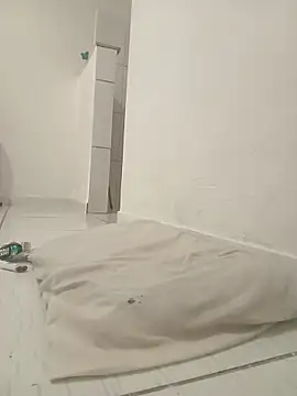 PrettahSantos online show from October 2025 12:51:02 PM