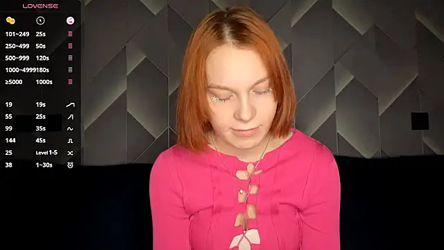 FoxLina online show from November 2025 07:46:02 PM