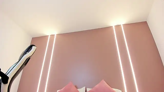 zoee zi online show from March 2026 08:23:02 PM