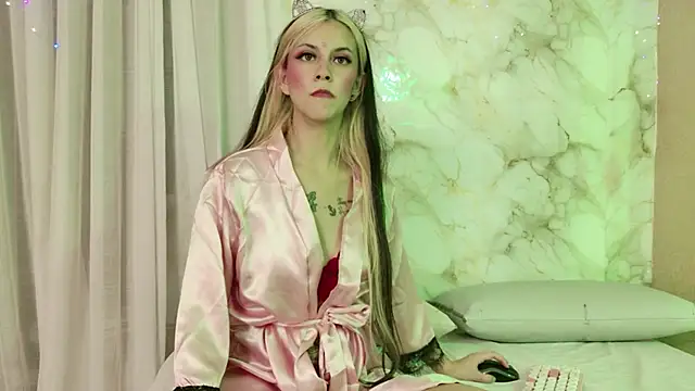 yliria010 online show from November 2025 04:00:02 AM