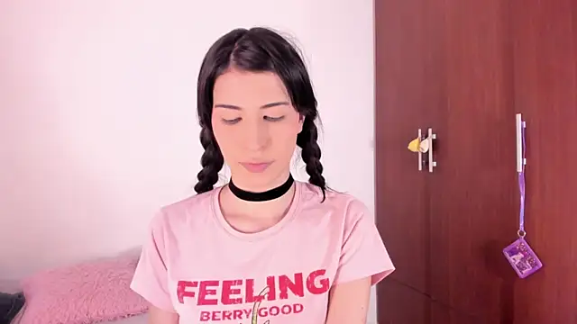 Snapshot of ScarlettRosetti chatting on November 2025 02:05:01 AM ScarlettRosetti online show from November 2025 02:05:01 AM