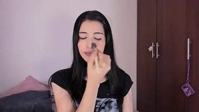 Snapshot of ScarlettRosetti chatting on November 2025 12:33:02 AM ScarlettRosetti online show from November 2025 12:33:02 AM