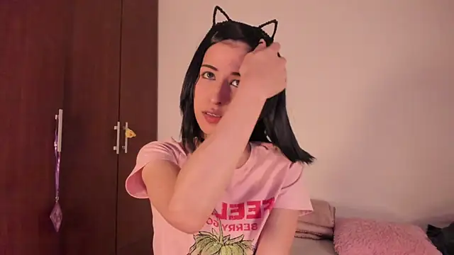 Snapshot of ScarlettRosetti chatting on November 2025 12:38:01 AM ScarlettRosetti online show from November 2025 12:38:01 AM