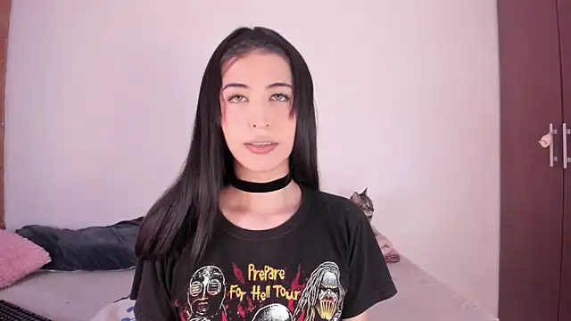 Snapshot of ScarlettRosetti chatting on December 2025 01:37:01 AM ScarlettRosetti online show from December 2025 01:37:01 AM