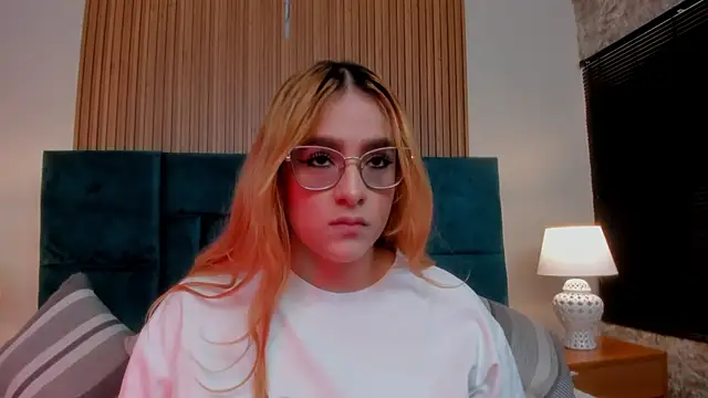 Amber kiss  online show from April 2026 06:26:01 PM