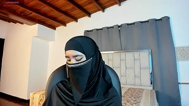 kalila latif online show from November 2025 02:48:01 AM