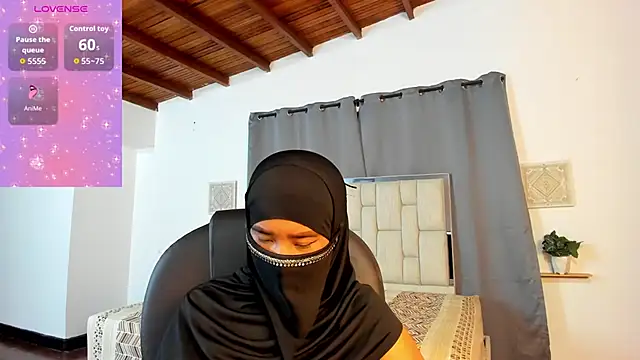 kalila latif online show from November 2025 02:48:01 AM