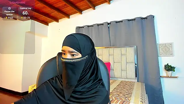 kalila latif online show from November 2025 02:23:02 AM