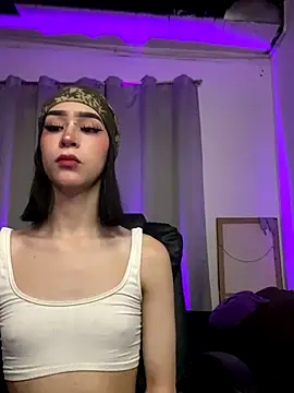 Snapshot of SweettPoison_ chatting on September 2025 11:10:02 PM SweettPoison online show from September 2025 11:10:02 PM