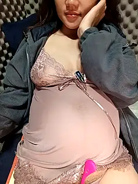 Snapshot of Pipi23_ chatting on November 2025 02:39:02 PM Pipi23 online show from November 2025 02:39:02 PM