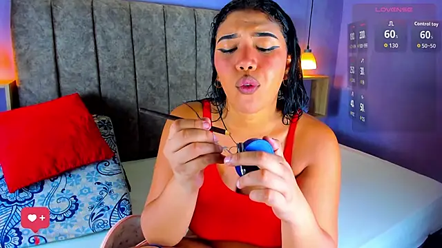 Snapshot of Bianca_Ethan chatting on November 2025 07:28:02 PM Bianca Ethan online show from November 2025 07:28:02 PM