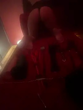 Snapshot of Reine_du_Vice84 chatting on February 2026 10:53:01 PM Reine du Vice84 online show from February 2026 10:53:01 PM