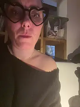 Snapshot of Reine_du_Vice84 chatting on February 2026 08:56:02 AM Reine du Vice84 online show from February 2026 08:56:02 AM